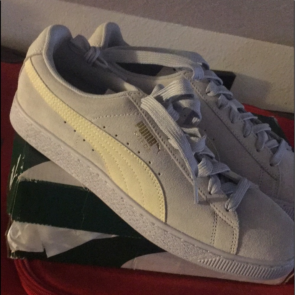 NWT WOMEN’s SneakersBRAND NEW